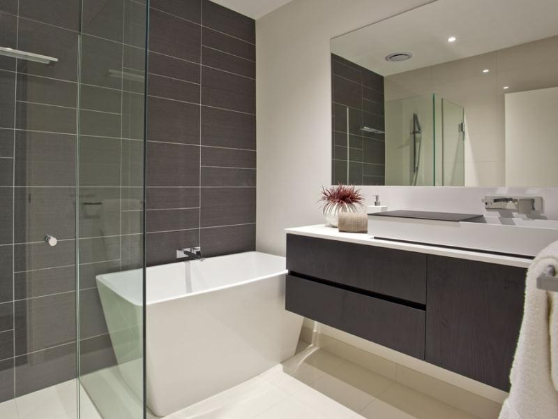 16 Loch Crescent, Strathmore VIC 3041