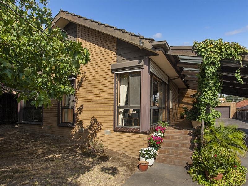 35 Melissa Street, Strathmore VIC 3041