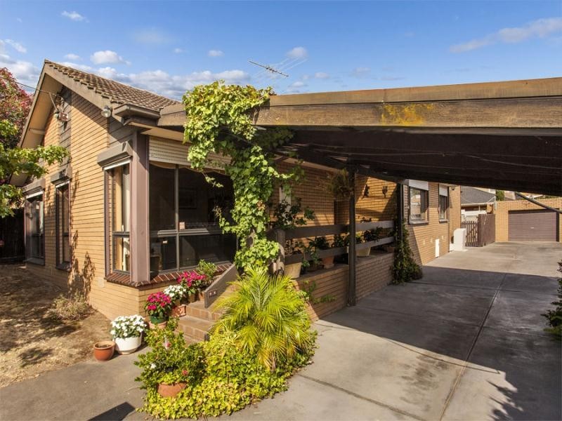 35 Melissa Street, Strathmore VIC 3041