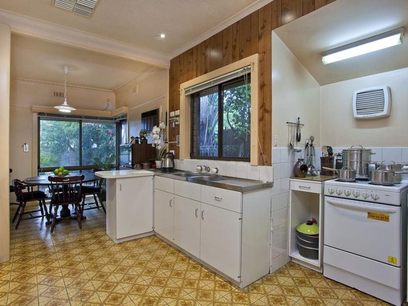 35 Melissa Street, Strathmore VIC 3041