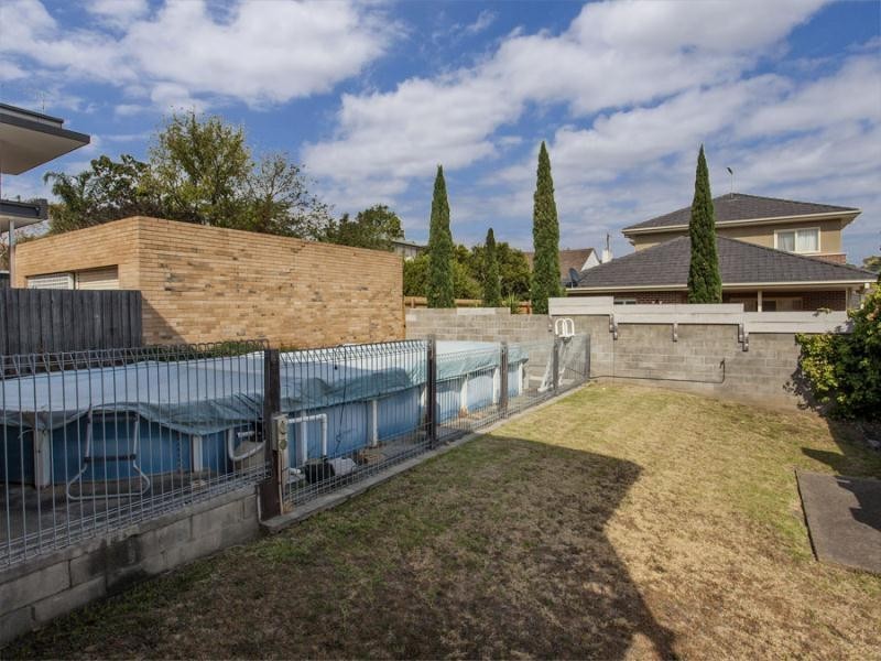 35 Melissa Street, Strathmore VIC 3041