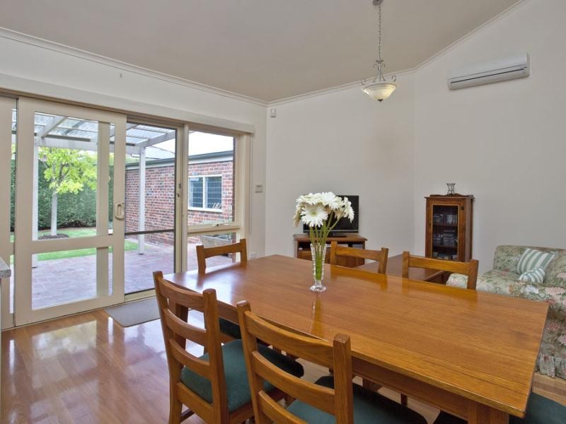 39 Hayes Road, Strathmore VIC 3041