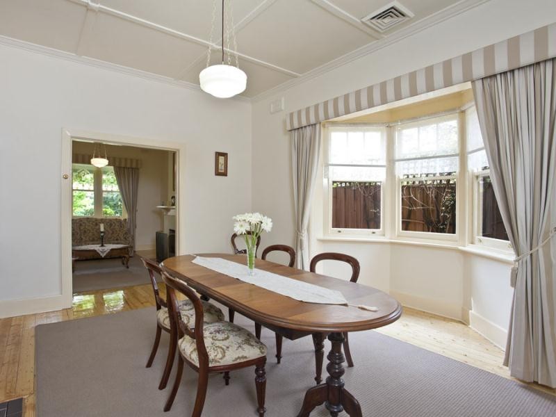 39 Hayes Road, Strathmore VIC 3041