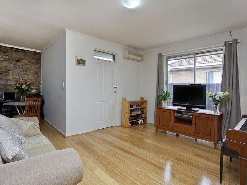 2/26 Mclean Street, Brunswick West VIC 3055