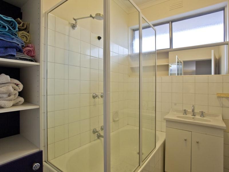 2/26 Mclean Street, Brunswick West VIC 3055