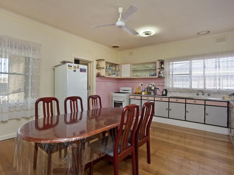 8 James Street, Fawkner VIC 3060