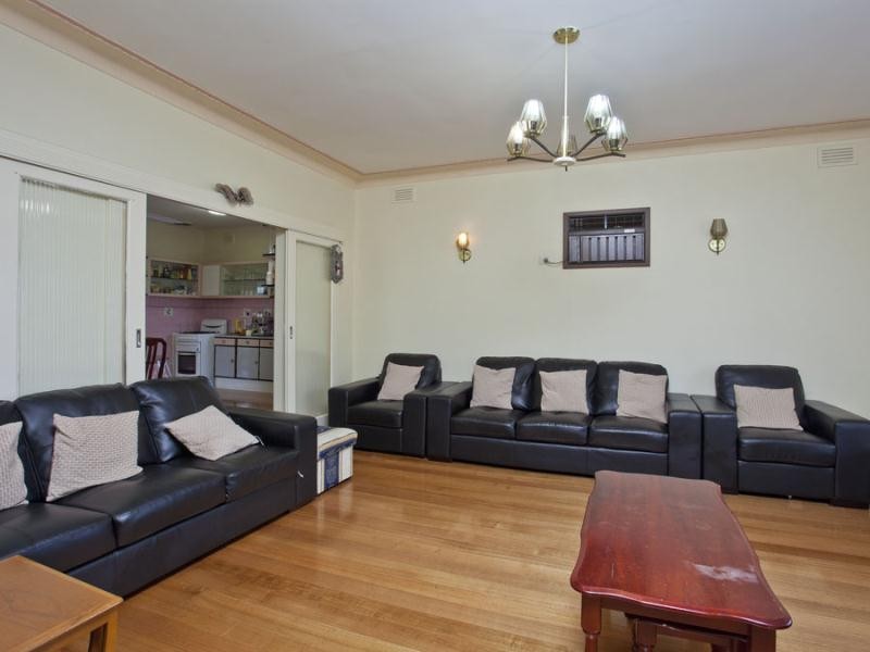8 James Street, Fawkner VIC 3060