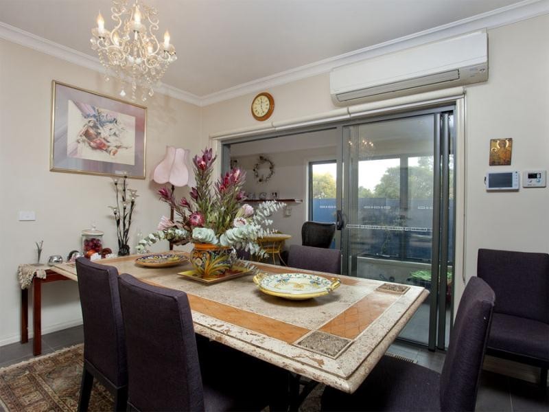 20 Peck Avenue, Strathmore VIC 3041