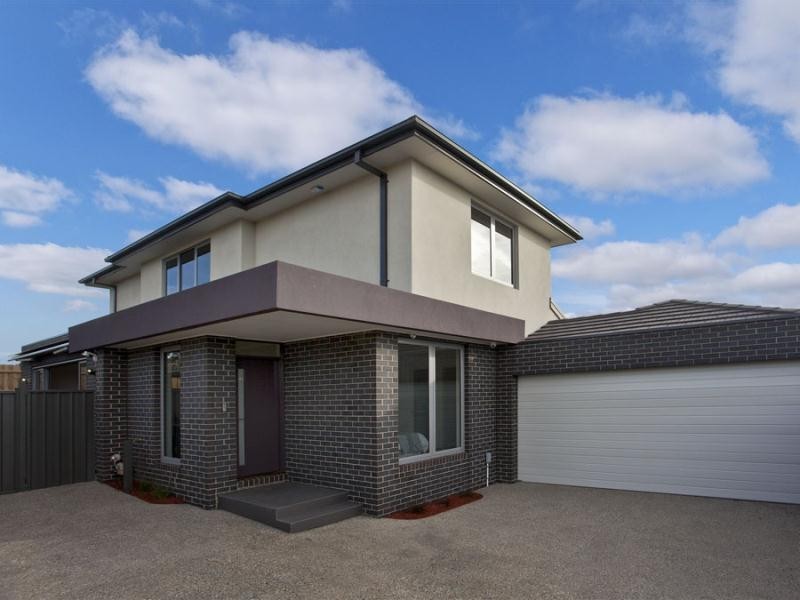 2/37 Laurence Avenue, Airport West VIC 3042