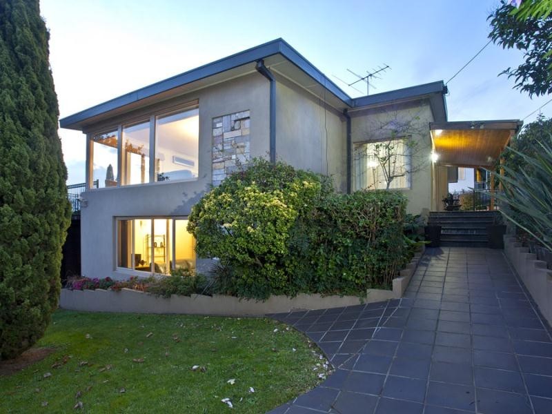 10 Cleve Road, Pascoe Vale South VIC 3044