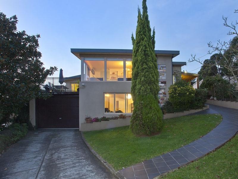 10 Cleve Road, Pascoe Vale South VIC 3044