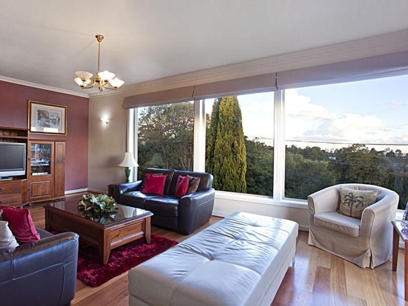 10 Cleve Road, Pascoe Vale South VIC 3044