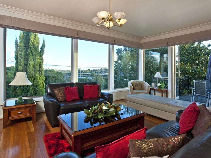 10 Cleve Road, Pascoe Vale South VIC 3044