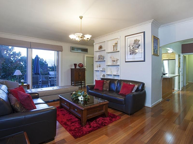 10 Cleve Road, Pascoe Vale South VIC 3044