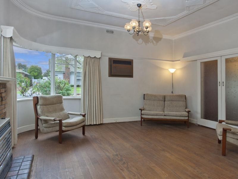 41 Hayes Road, Strathmore VIC 3041