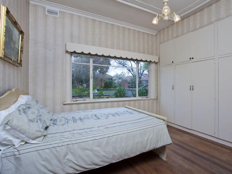 41 Hayes Road, Strathmore VIC 3041