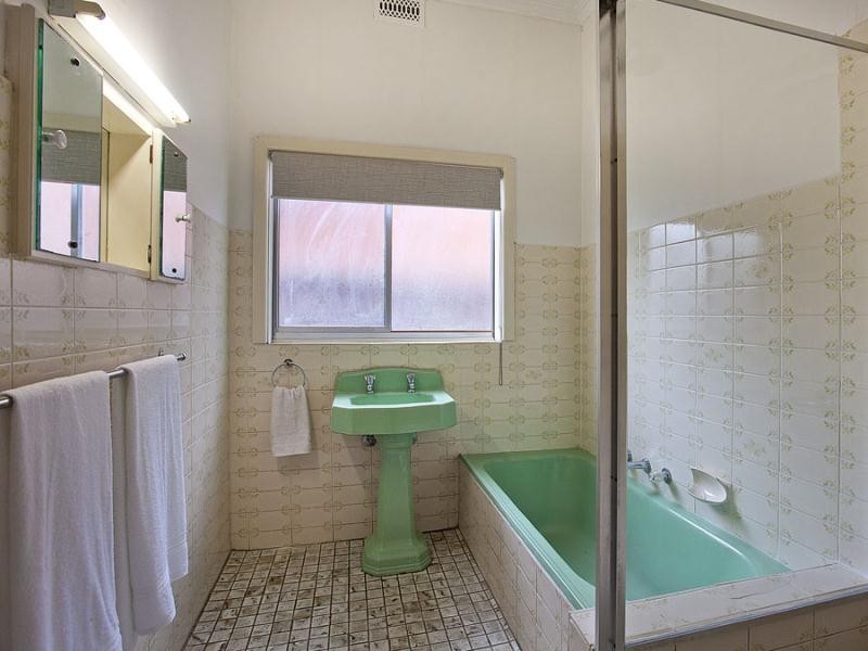 41 Hayes Road, Strathmore VIC 3041