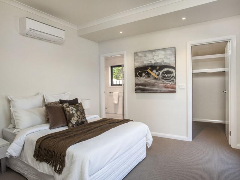 1/5 Elpis Court, Oak Park VIC 3046