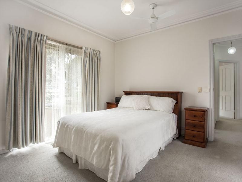 29B Wallace Crescent, Strathmore VIC 3041