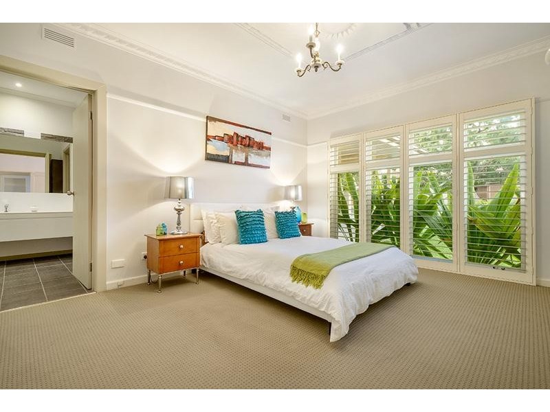 23 Magdala Avenue, Strathmore VIC 3041