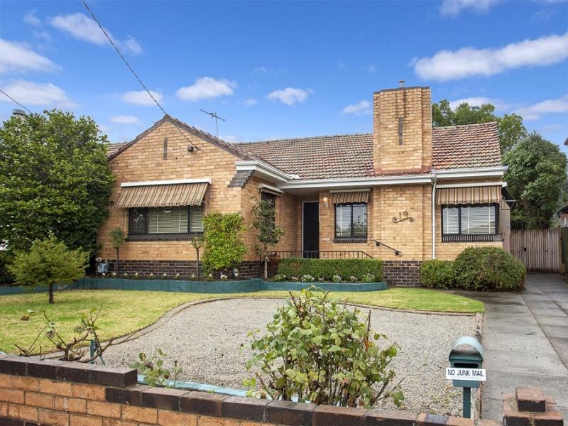 19 Downes Street, Strathmore VIC 3041