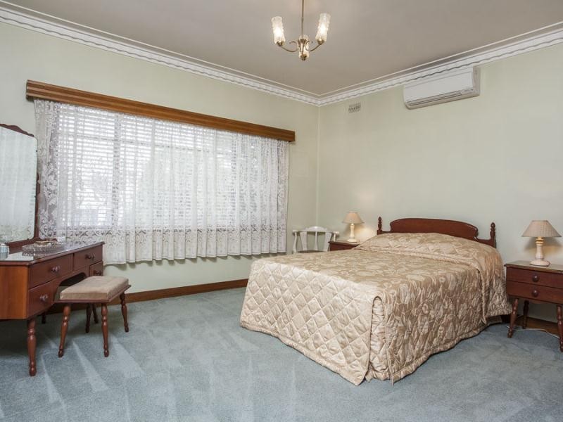 19 Downes Street, Strathmore VIC 3041