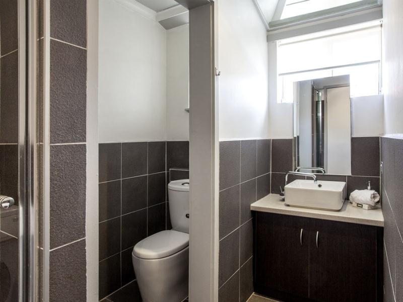 8/15 Royal Avenue, Essendon North VIC 3041