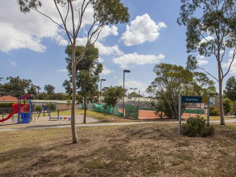 8/15 Royal Avenue, Essendon North VIC 3041