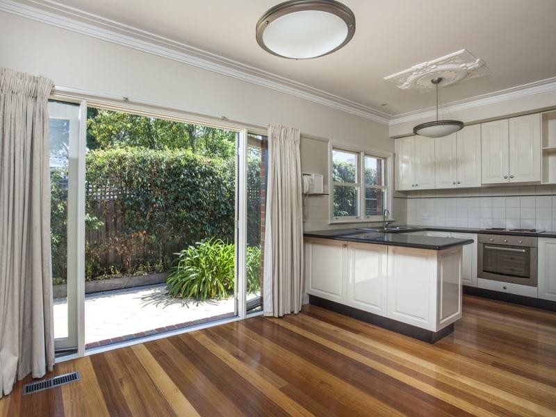 2/12 Cartwright Street, Oak Park VIC 3046