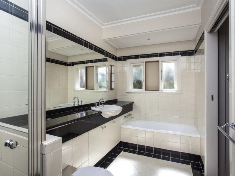 2/12 Cartwright Street, Oak Park VIC 3046