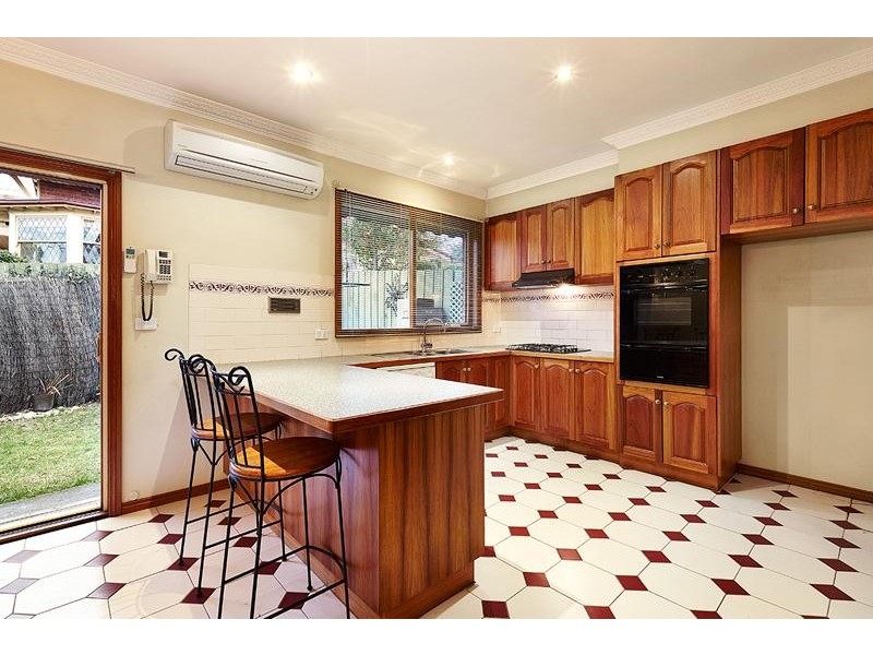 1/88 Woodland Street, Strathmore VIC 3041