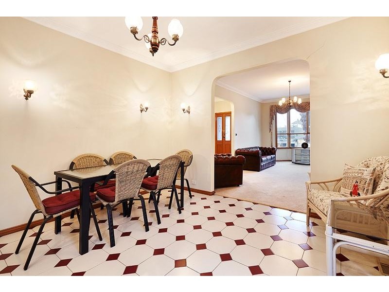 1/88 Woodland Street, Strathmore VIC 3041