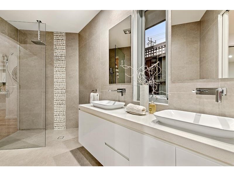 1 Willonga Street, Strathmore VIC 3041