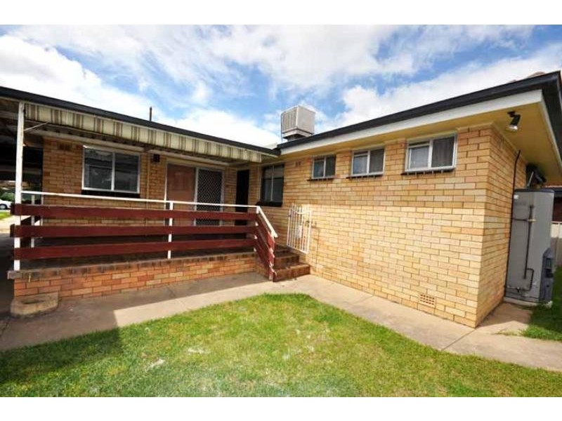 14 Grace Ave, Lake Albert NSW 2650