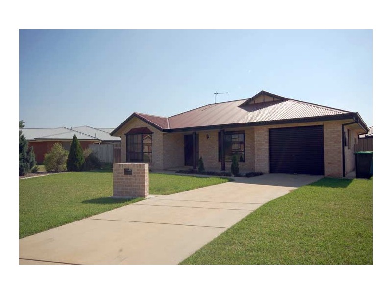 1/1 Woomera Place, Glenfield Park NSW 2650