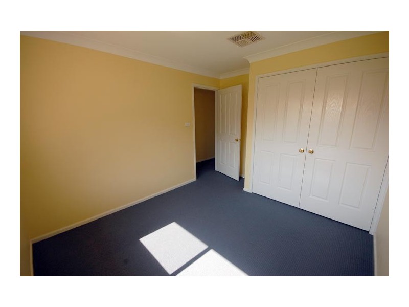 1/1 Woomera Place, Glenfield Park NSW 2650