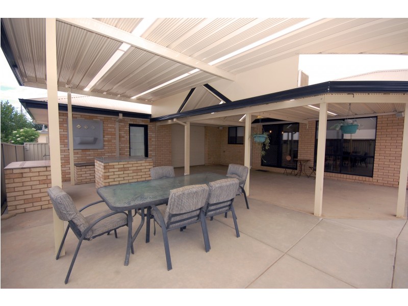 106 Kaloona, Bourkelands NSW 2650