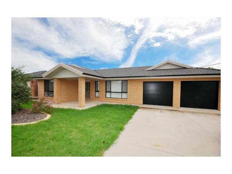 5 Walla Place, Wagga Wagga NSW 2650