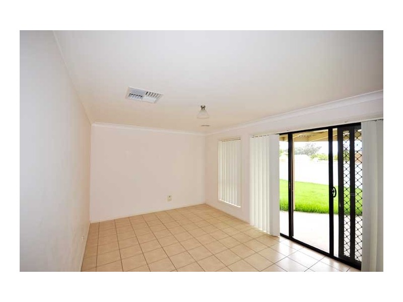 5 Walla Place, Wagga Wagga NSW 2650