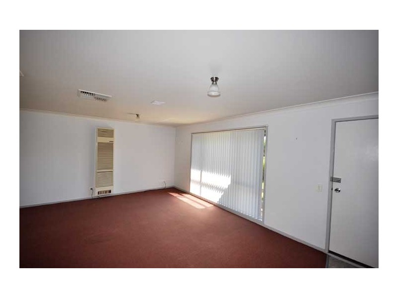 18 Kurrajong Ave, Forest Hill NSW 2651