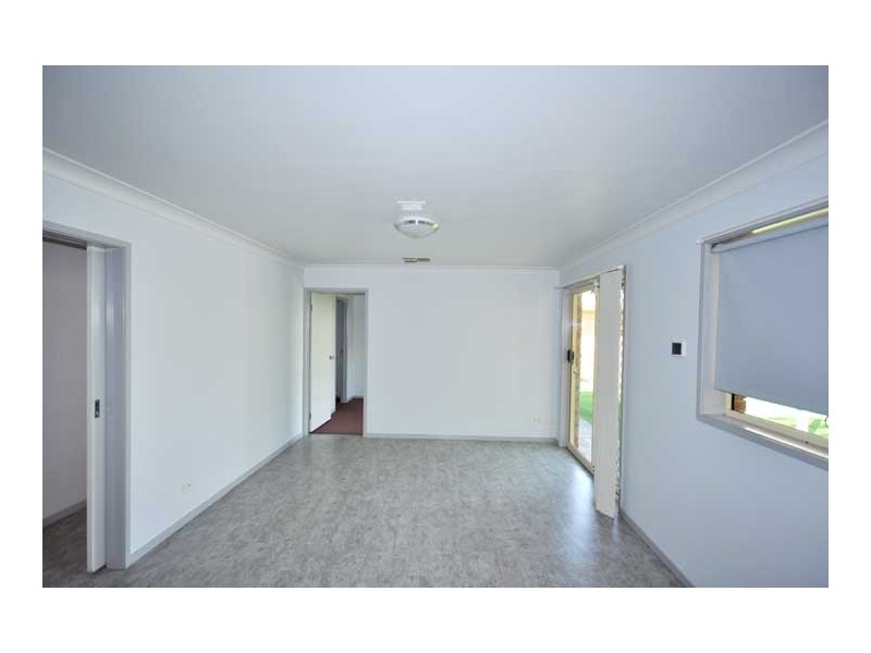 18 Kurrajong Ave, Forest Hill NSW 2651