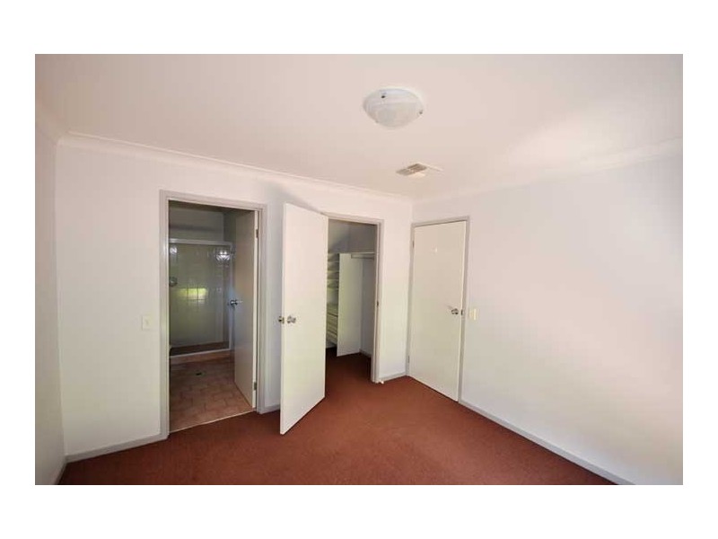 18 Kurrajong Ave, Forest Hill NSW 2651