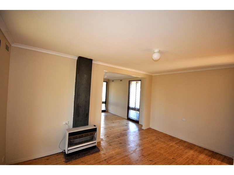 43 Adams Street, Ashmont NSW 2650