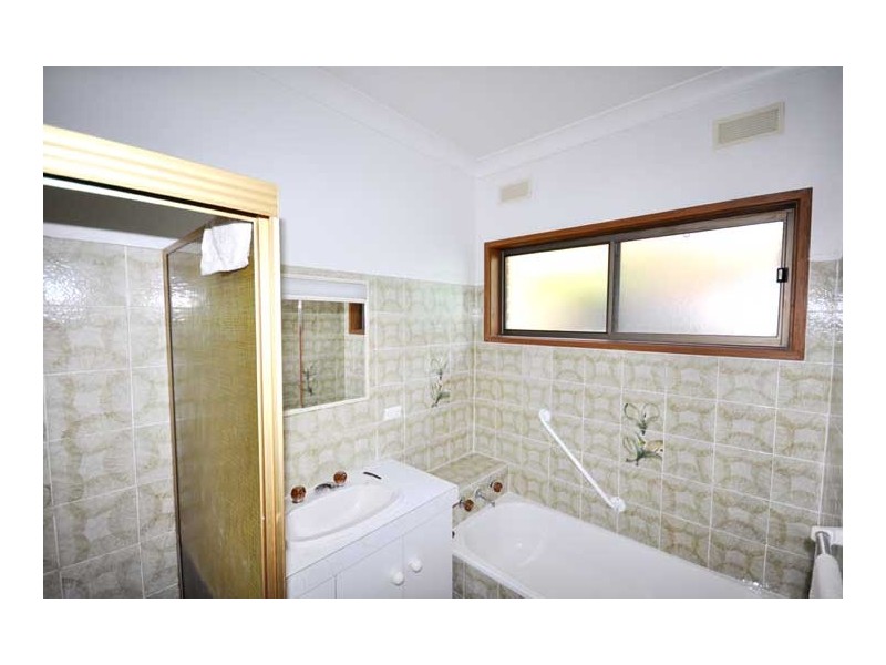 1 Verbena Place, Wagga Wagga NSW 2650