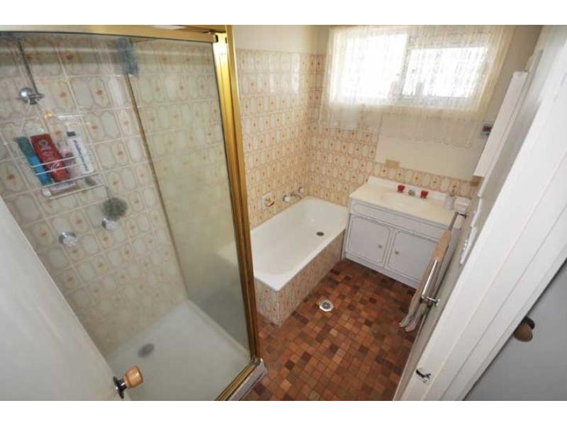 6 Forrest Street, Lake Albert NSW 2650