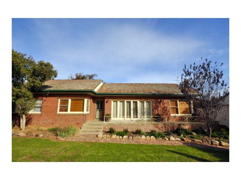 16 Urana street, Wagga Wagga NSW 2650