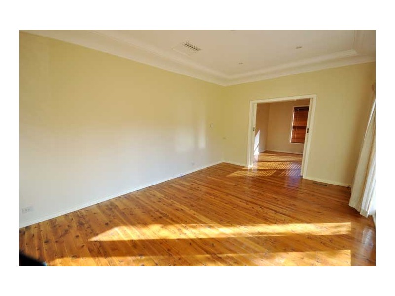 16 Urana street, Wagga Wagga NSW 2650