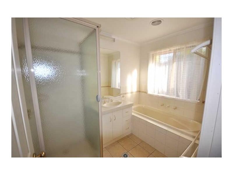 23 Illeura Road, Wagga Wagga NSW 2650