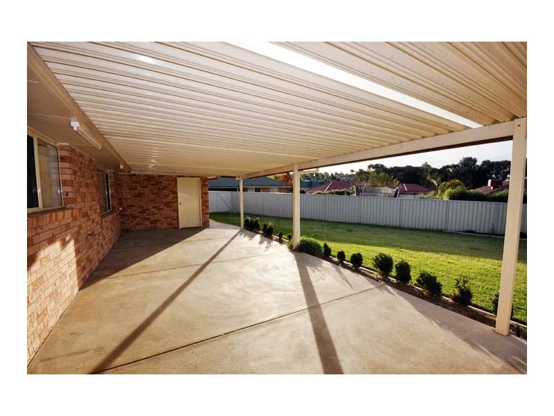 6 Yeomans Place, Wagga Wagga NSW 2650