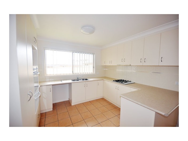 37 Kaloona Drive, Wagga Wagga NSW 2650